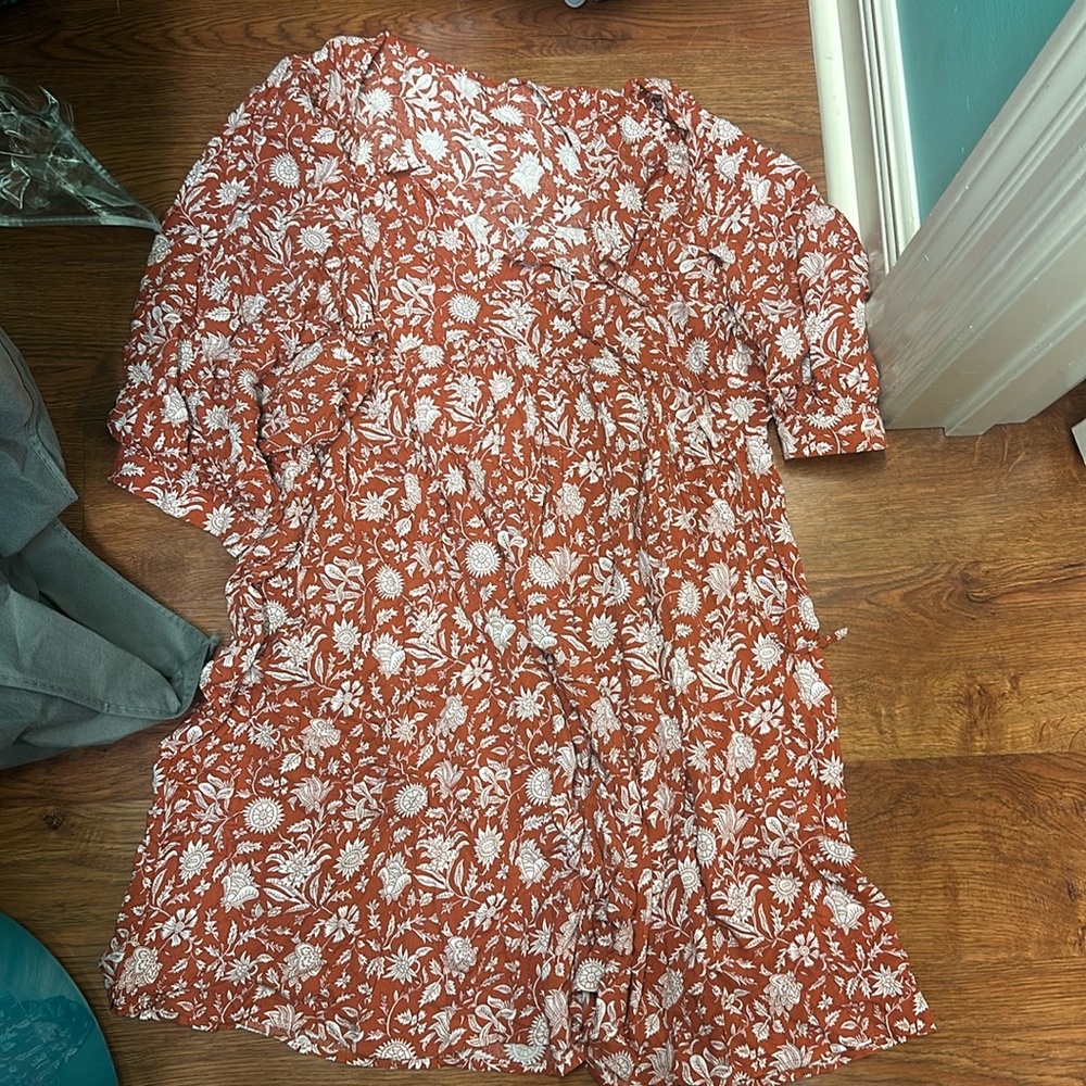 Super cute patterned orange dress